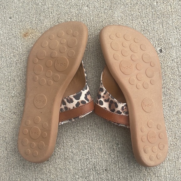 B.O.C. Sandal Mya Womens Animal Print Thong Flat New Sz 9M - Picture 7 of 9